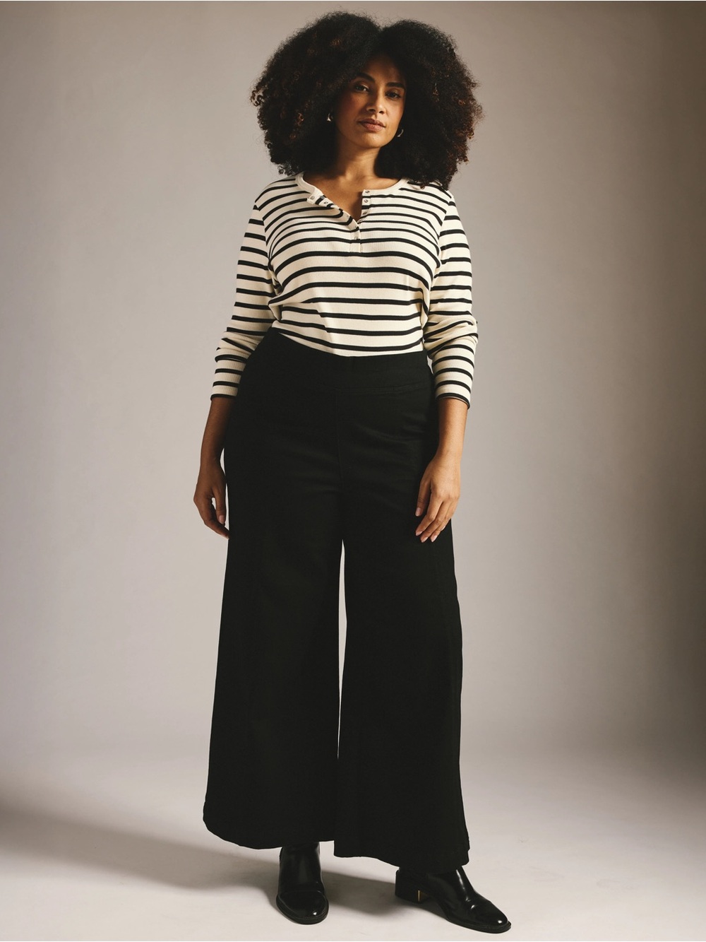 Universal Standard Olivia Pintuck Wide Leg Jeans – Size S (14/16) – Black